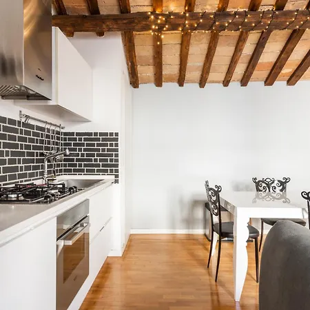 Pavone Centre Romantic