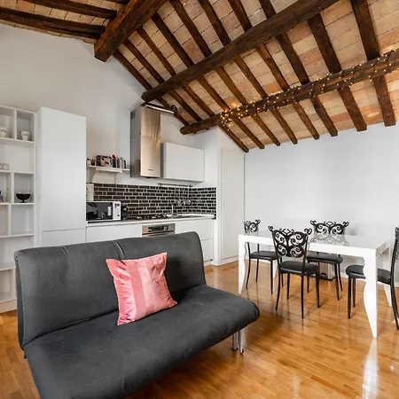 Pavone Centre Romantic アパート *